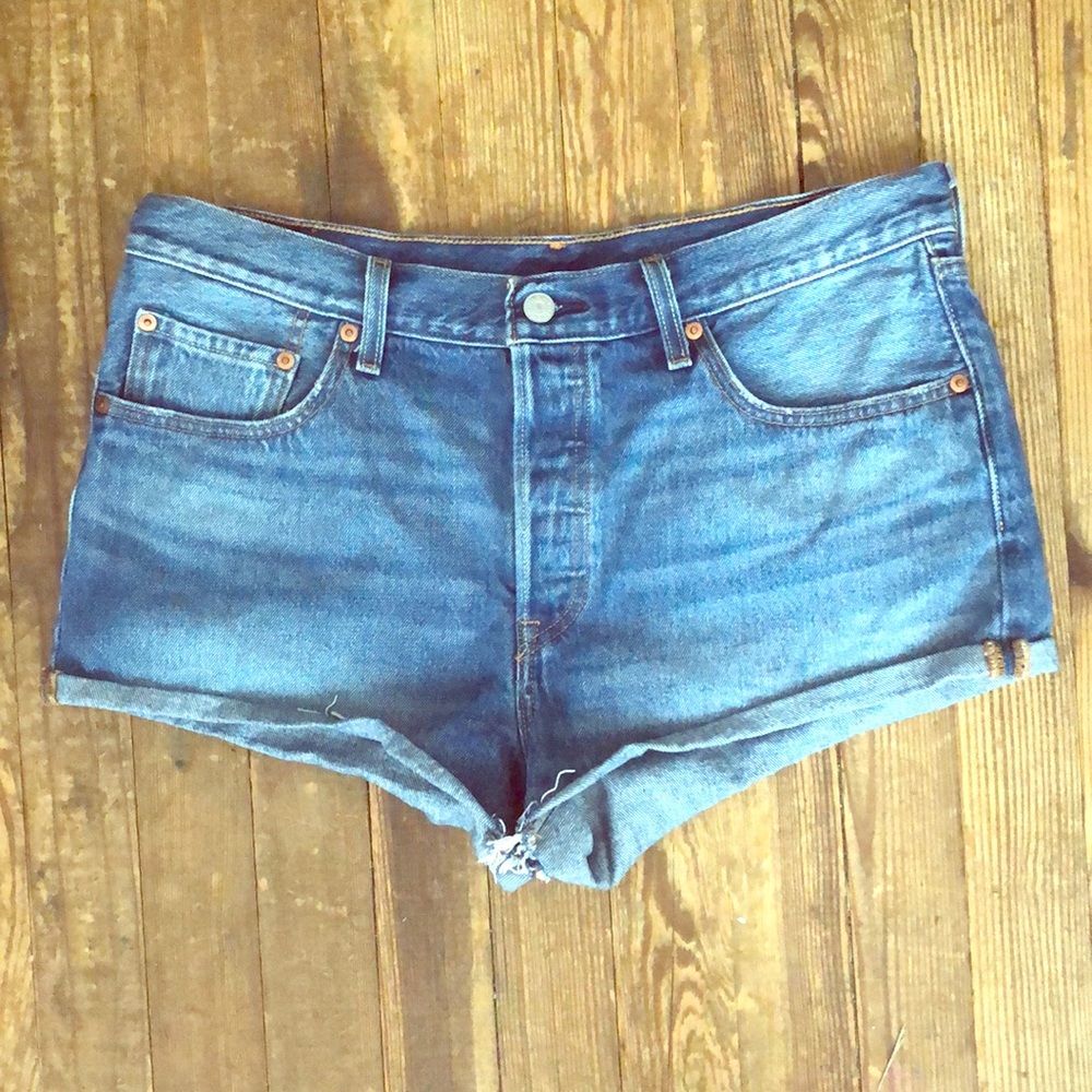 Levi’s Cheeky Cut Off Jean Shorts